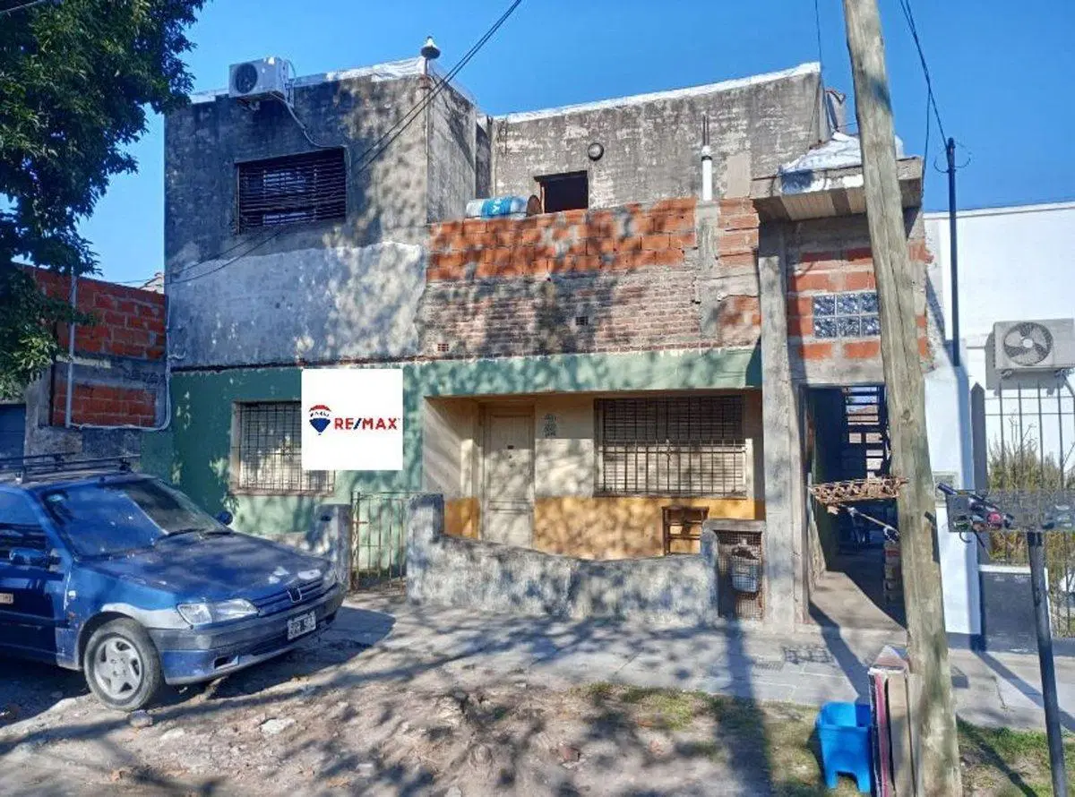Venta casa 7 ambientes León Suarez oportunidad opc 2