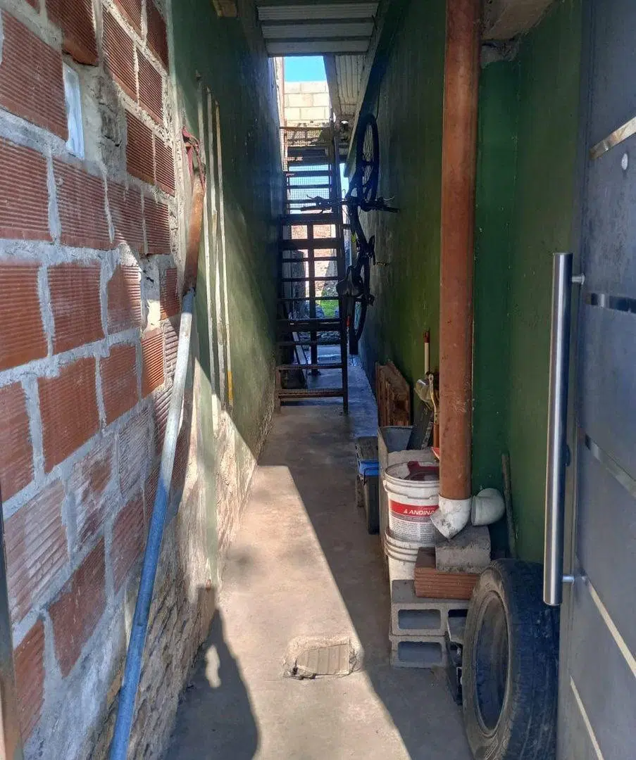 Venta casa 7 ambientes León Suarez oportunidad opc 5