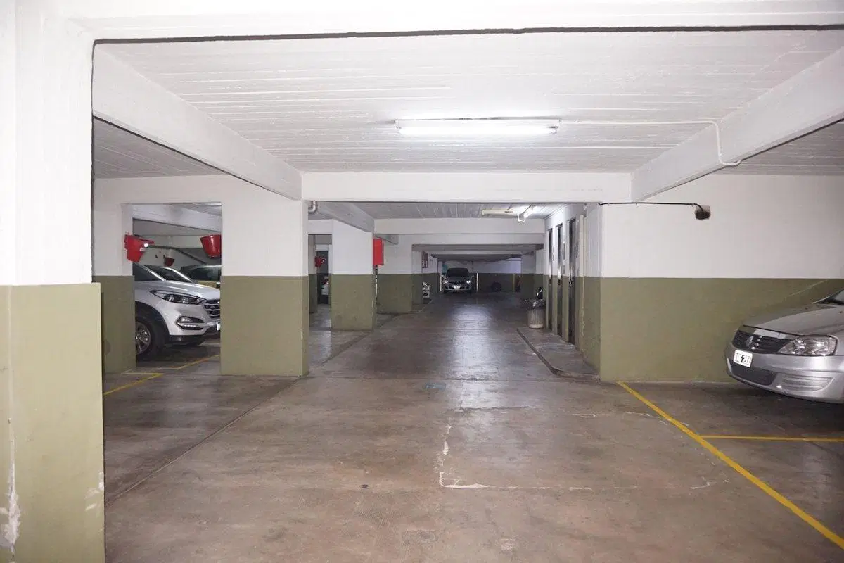 Cochera Venta Belgrano Doble 2 Autos Chicos 4