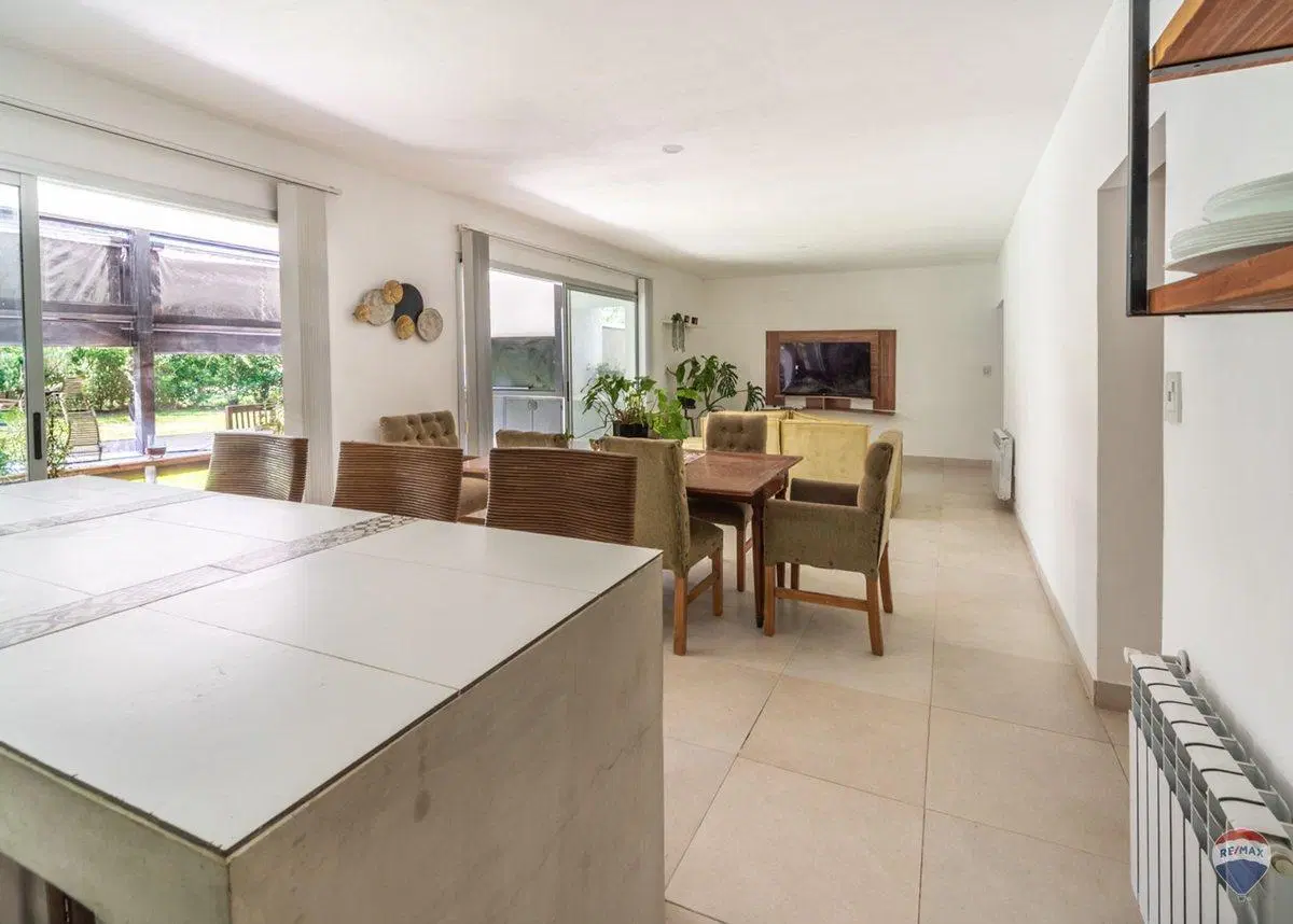 VENTA CASA 4 AMB PARQUE PILETA BARRIO SAN EDUARDO 3