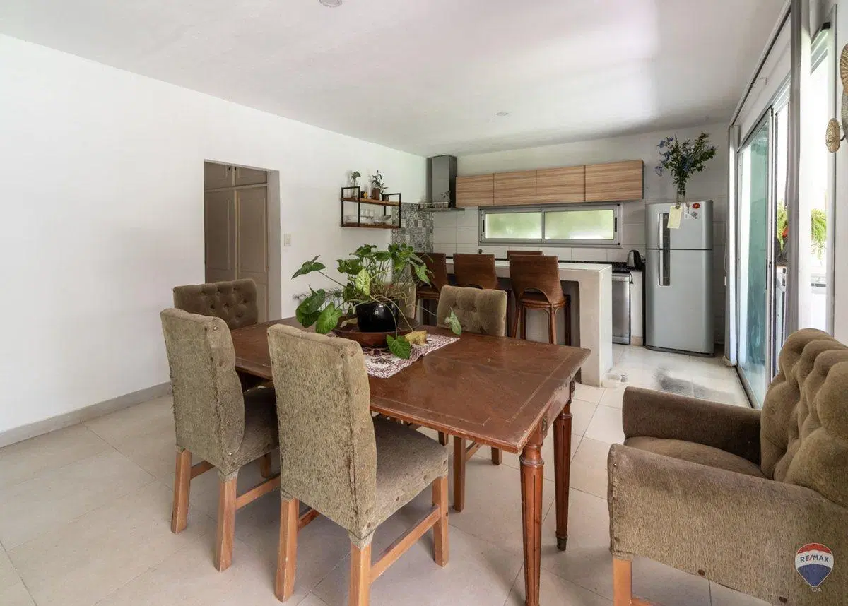 VENTA CASA 4 AMB PARQUE PILETA BARRIO SAN EDUARDO 2
