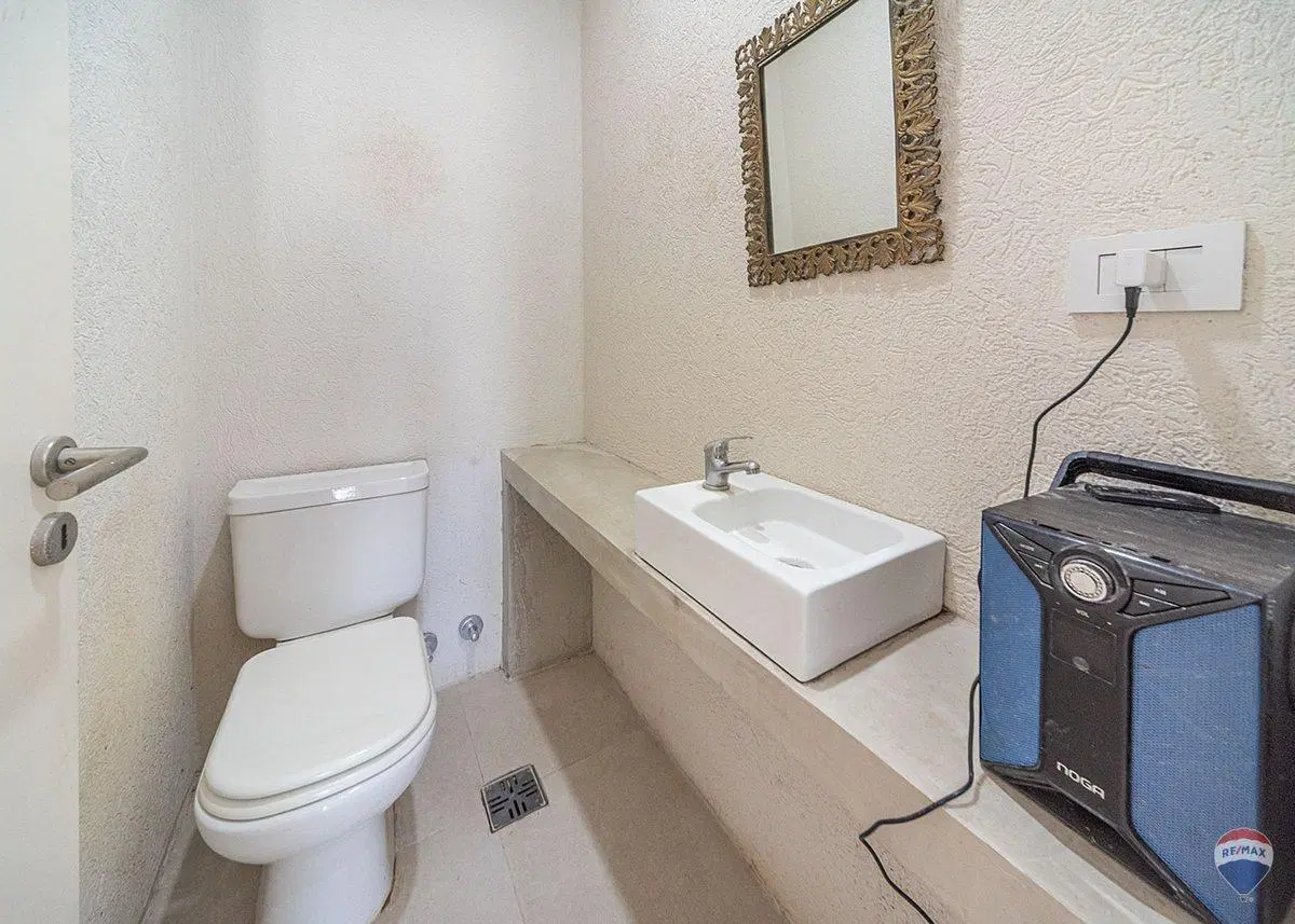 VENTA CASA 4 AMB PARQUE PILETA BARRIO SAN EDUARDO 8