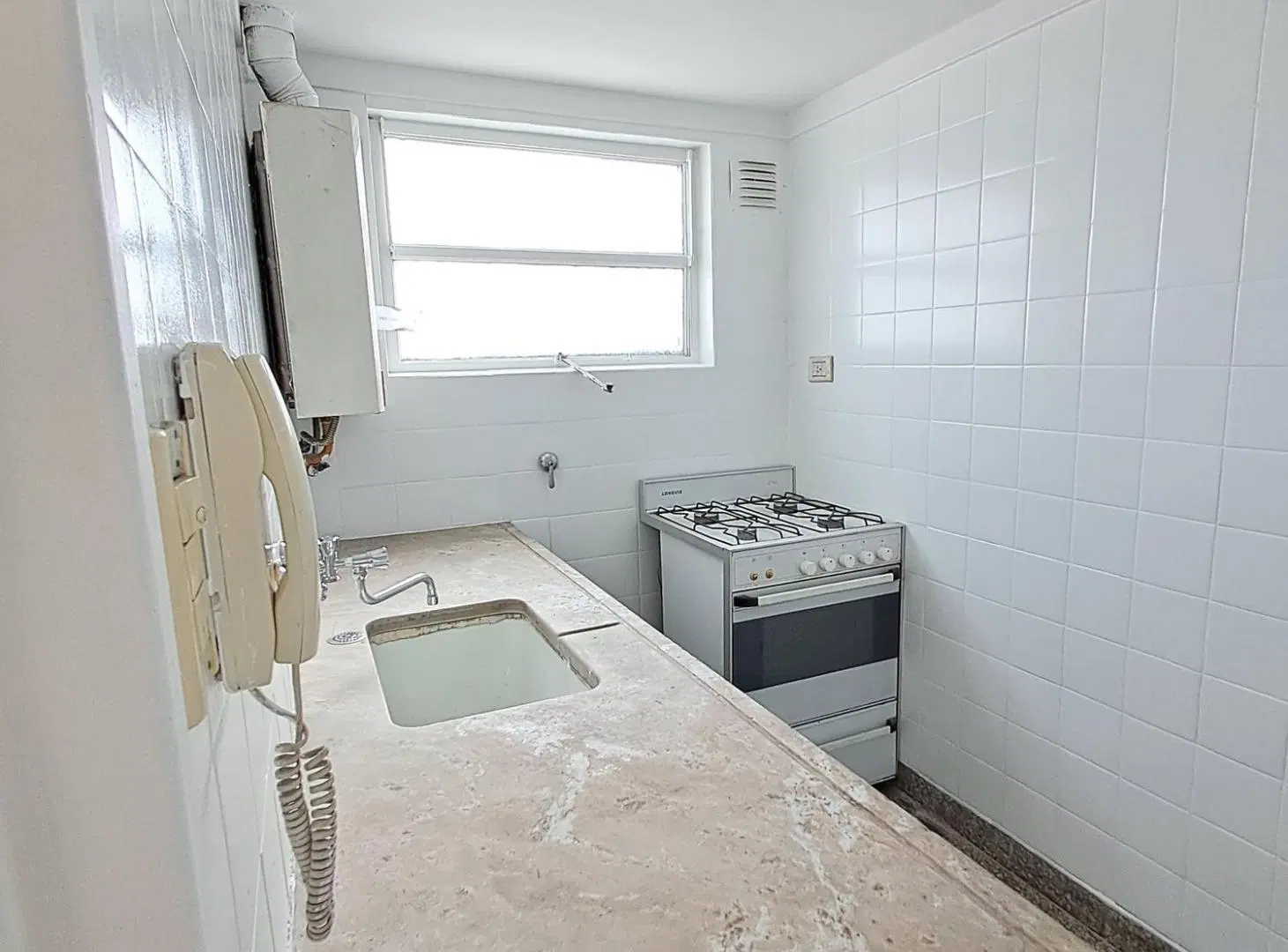 DEPARTAMENTO 2 AMB  9º LAT EN VENTA FLORES MUY LUM 3