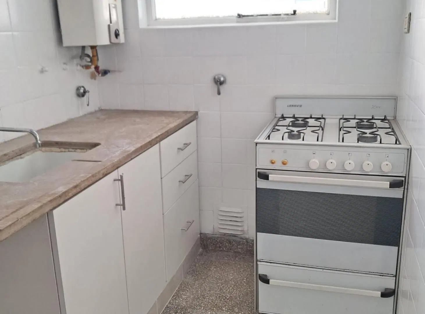 DEPARTAMENTO 2 AMB  9º LAT EN VENTA FLORES MUY LUM 5
