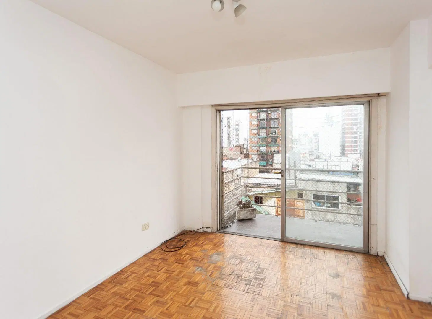 Departamento 2 ambientes venta Abasto con balcon 4
