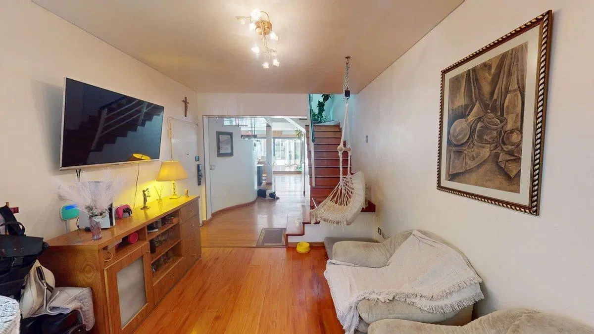VENTA DUPLEX 4 AMB.  COCHERA P/ 2 AUTOS Y QUINCHO 3