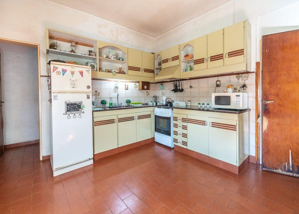 Foto de venta ph 3 ambientes lomas del mirador, imagen 2