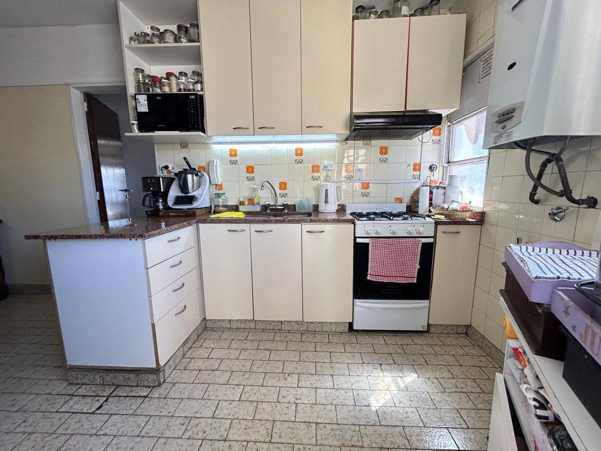 Foto de Venta 4 amb en Almagro con dependencia y cochera, imagen 2