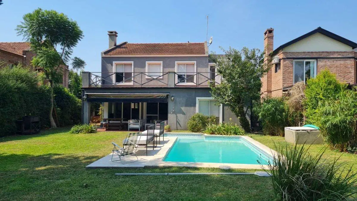 Venta casa en Benavidez Greens 5 dorm apto credito 3