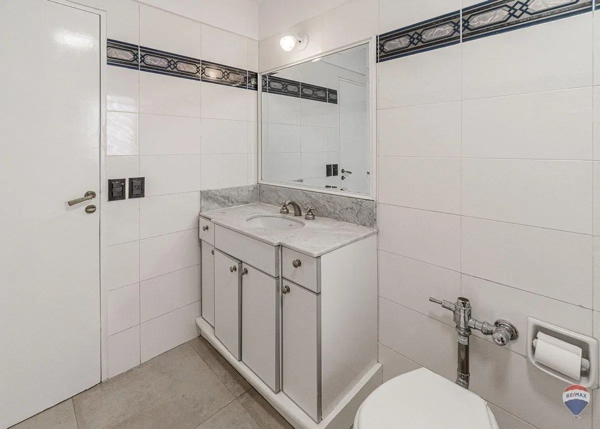 VENTA BELGRANO SEMIPISO 4 AMB CON DEPENDENCIA 2