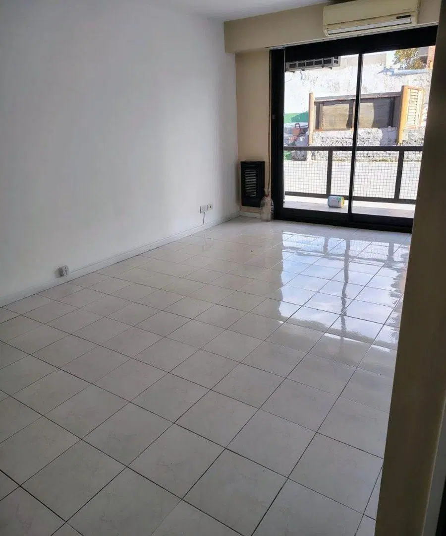 Dep 2 amb en venta San Isidro con cochera y balcón 2
