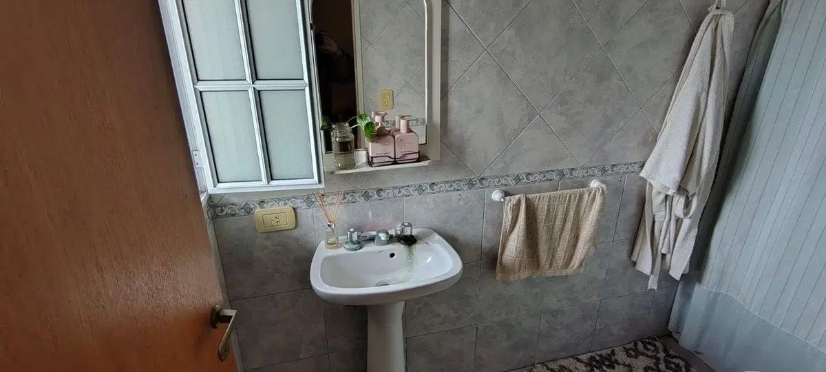 HERMOSA Y AMPLIA CASA 8
