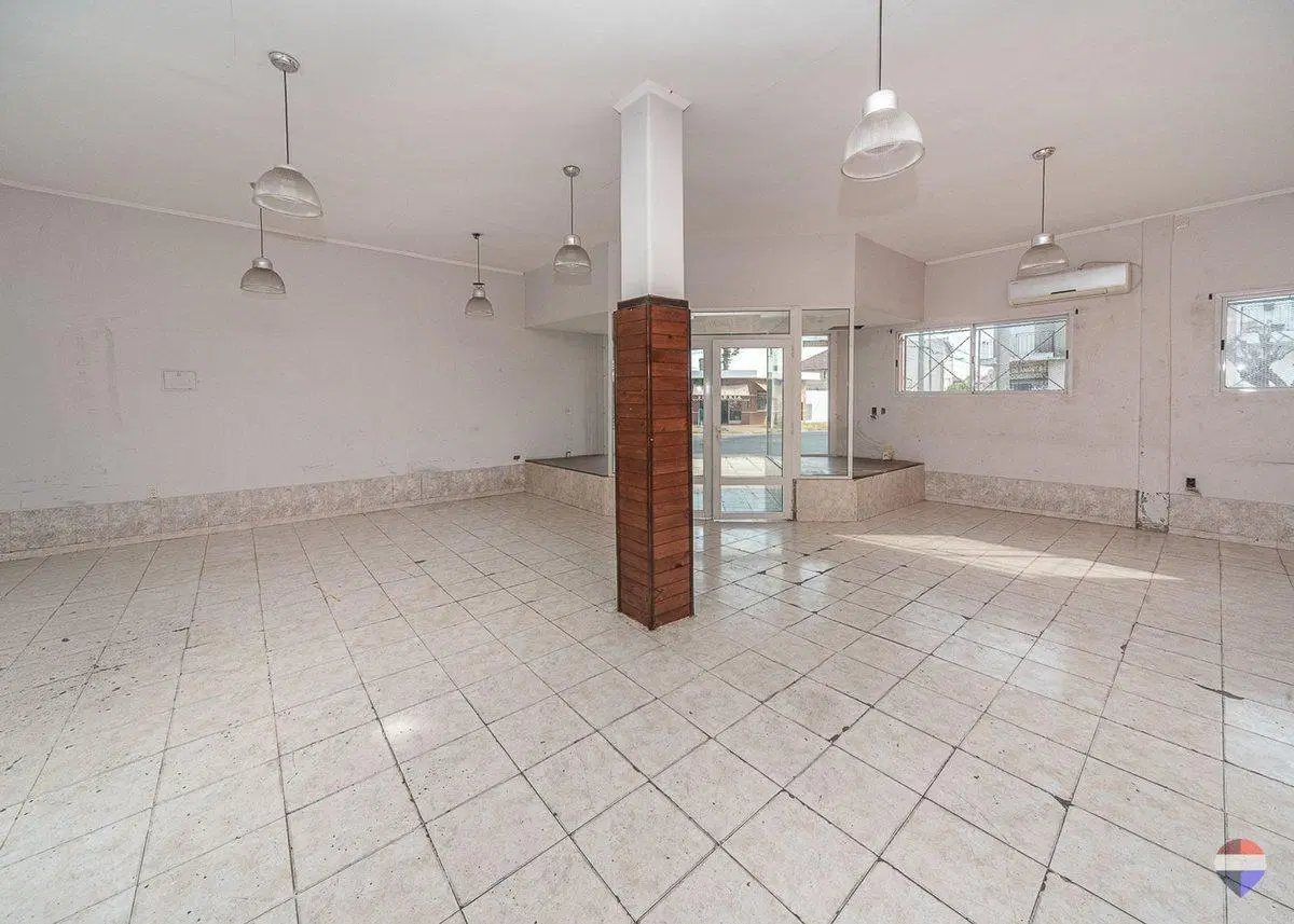 Alquiler Local comercial en esquina en  J L suarez 8