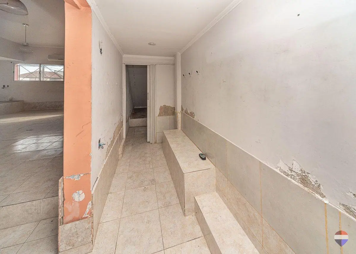 Alquiler Local comercial en esquina en  J L suarez 5