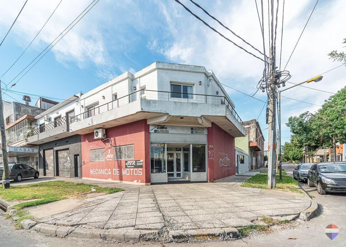 Alquiler Local comercial en esquina en  J L suarez 2
