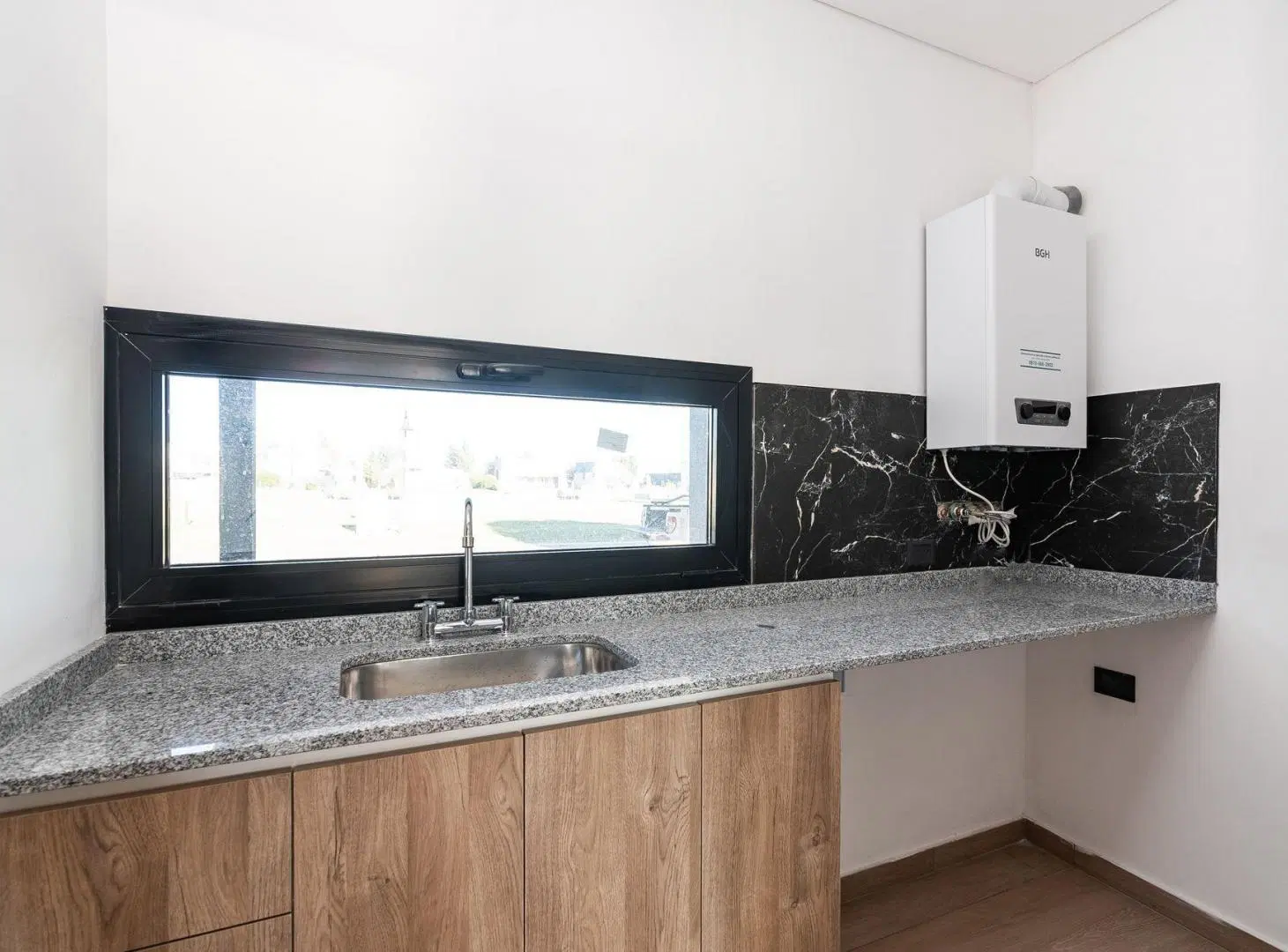VENTA CASA 4 AMBIENTES PILETA Y SALIDA A LAGUNA 5
