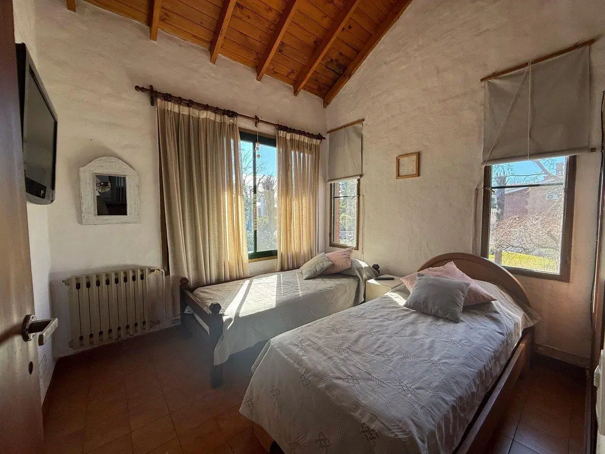 Casa 5 ambientes en venta Country La Martona 5
