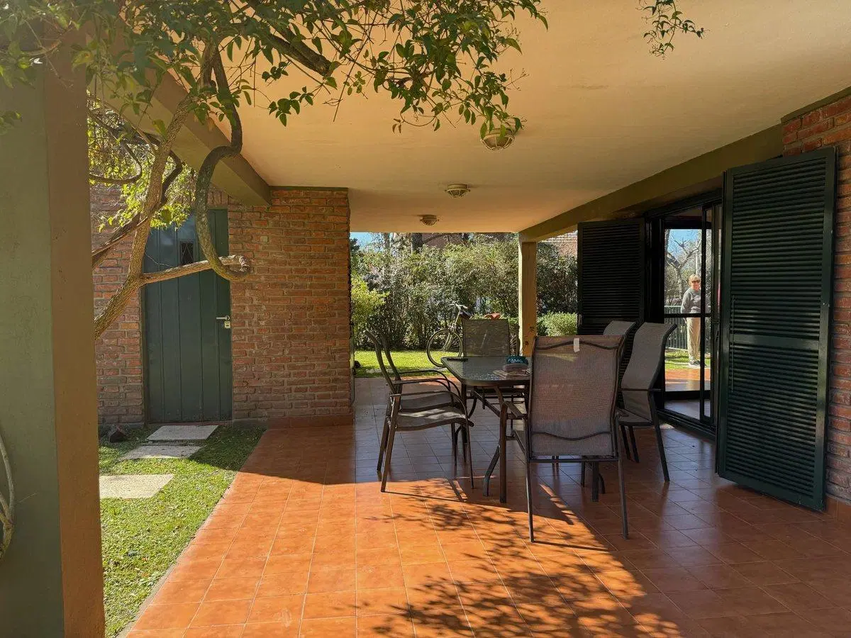Casa 5 ambientes en venta Country La Martona 8