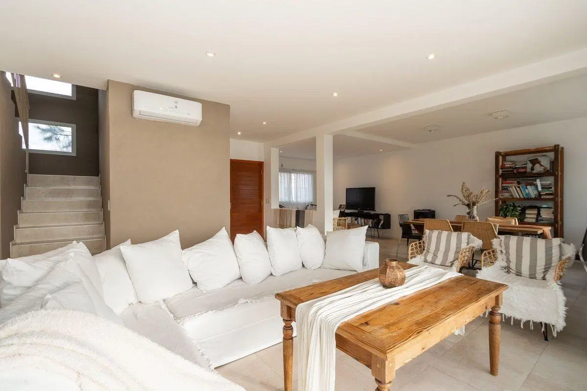 CASA AL LAGO  EN VENTA AREA 5 SAN MATIAS ESCOBAR 2