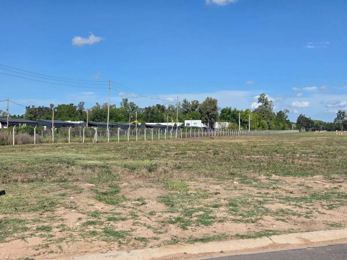Venta Lote Barrio la Estela, Pilar 7