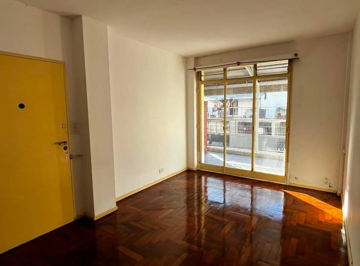 Alquiler monoambiente Balvanera P. 9 amplio balcón 2