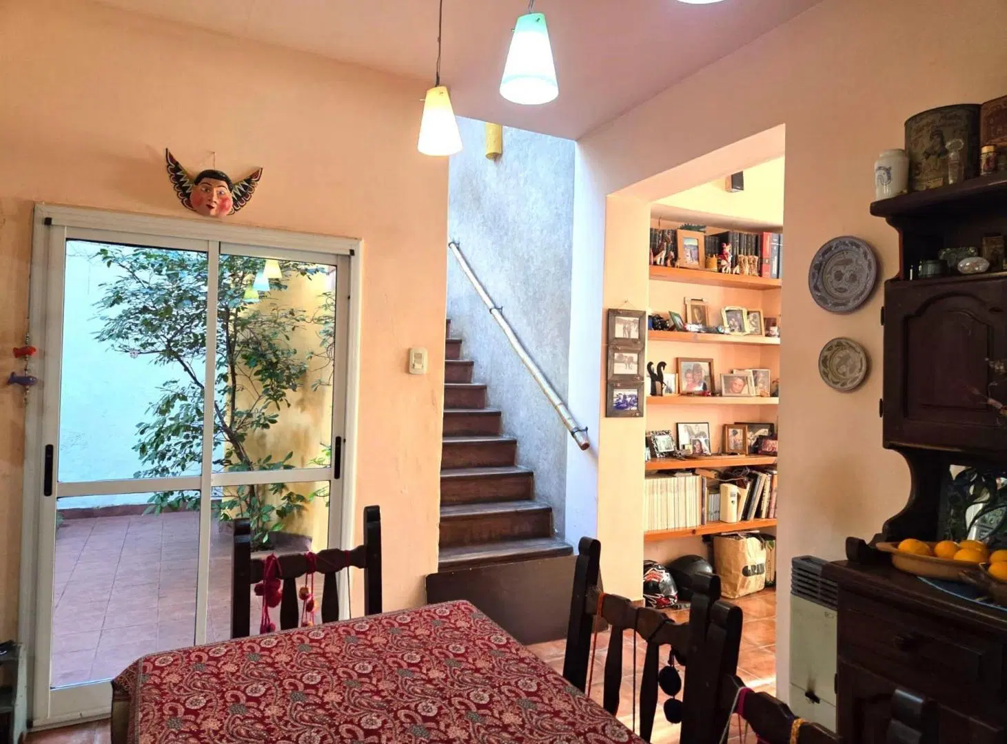 Venta Casa con Jardin y cochera en Villa Urquiza 2