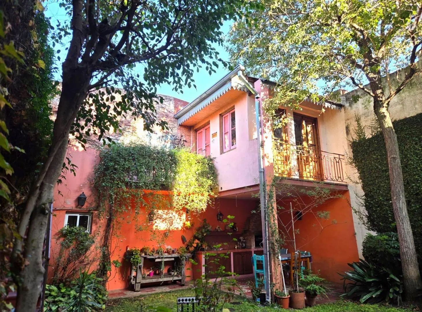 Venta Casa con Jardin y cochera en Villa Urquiza 4