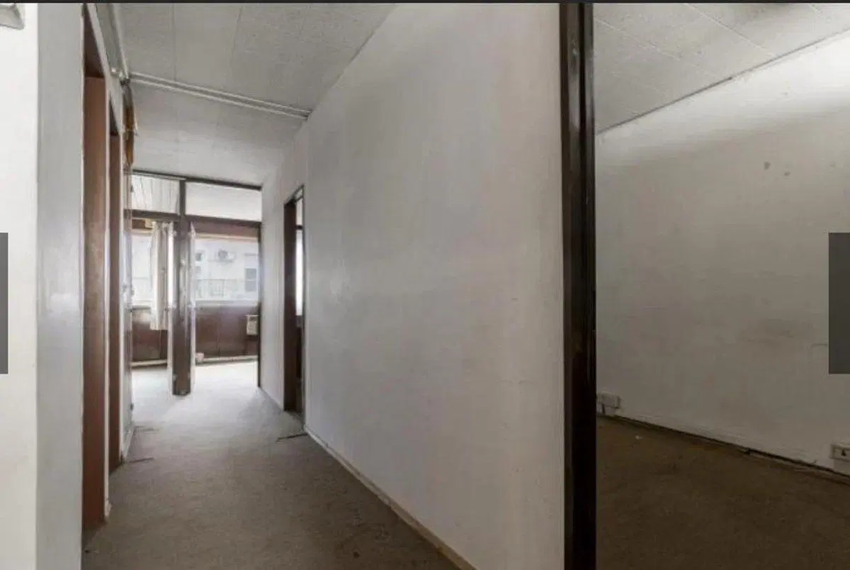 VENTA OFICINA MICROCENTRO A RECICLAR PISO ALTO 8