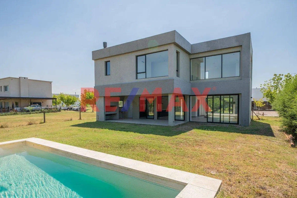 Casa en venta 4 ambientes Barrio Acacias Puertos. 2