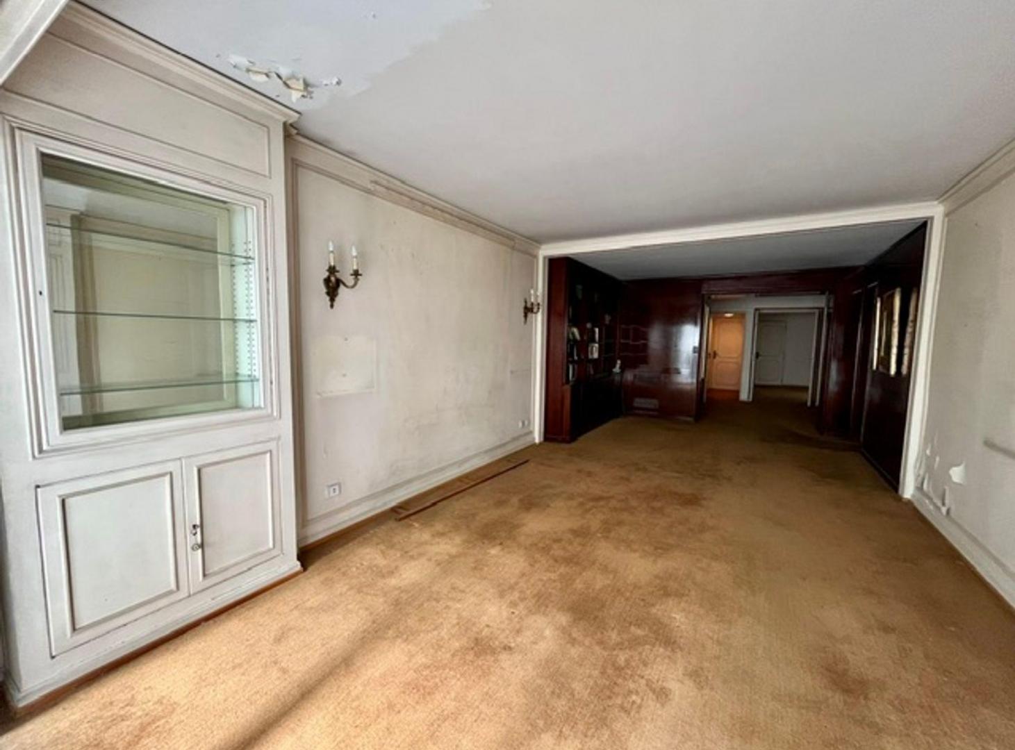 Foto de VENTA DPTO 6 AMB BALCON COCH RETIRO A REFACCIONAR, imagen 2