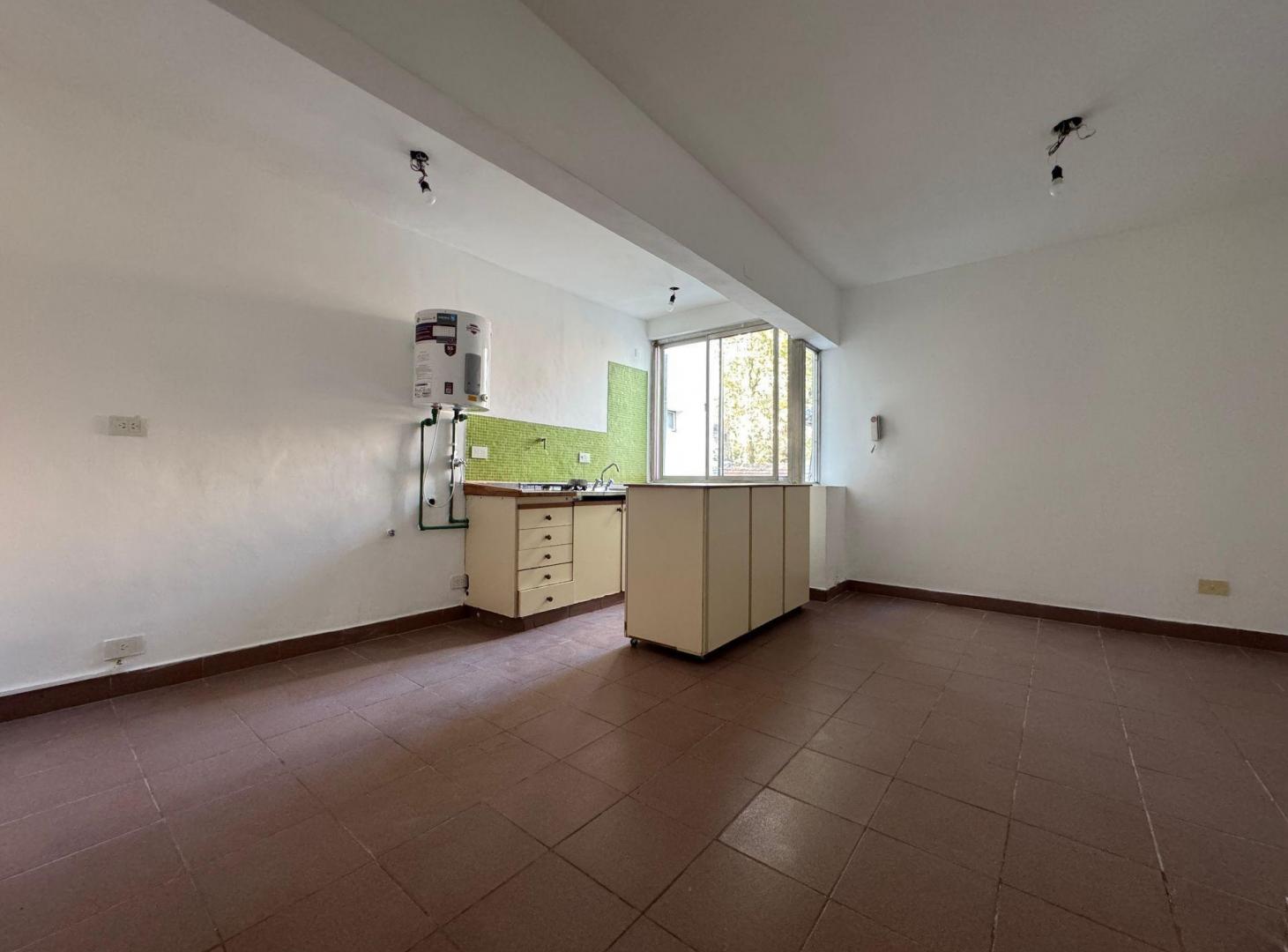 Foto de Dpto 2 amb en venta Vicente Lopez 1ºpiso escalera, imagen 5