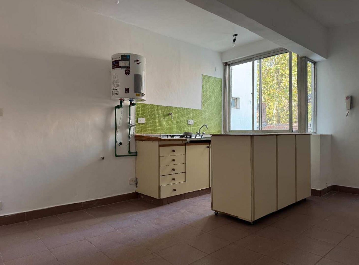 Foto de Dpto 2 amb en venta Vicente Lopez 1ºpiso escalera, imagen 1