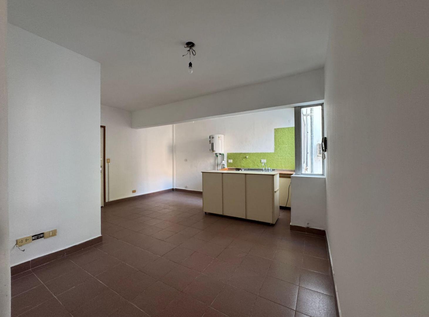 Foto de Dpto 2 amb en venta Vicente Lopez 1ºpiso escalera, imagen 1