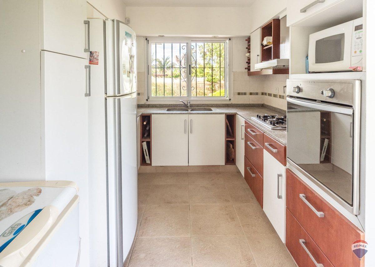 Foto de CASA EN VENTA SOBRE GRAN LOTE - LA LONJA - PILAR, imagen 3