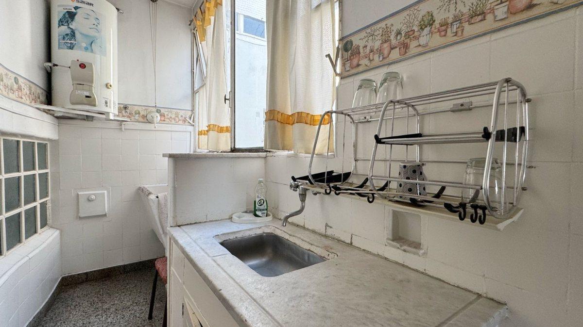 Foto de VENTA DPTO 4 AMB CON TOILETTE Y BALCÓN EN FLORES, imagen 5