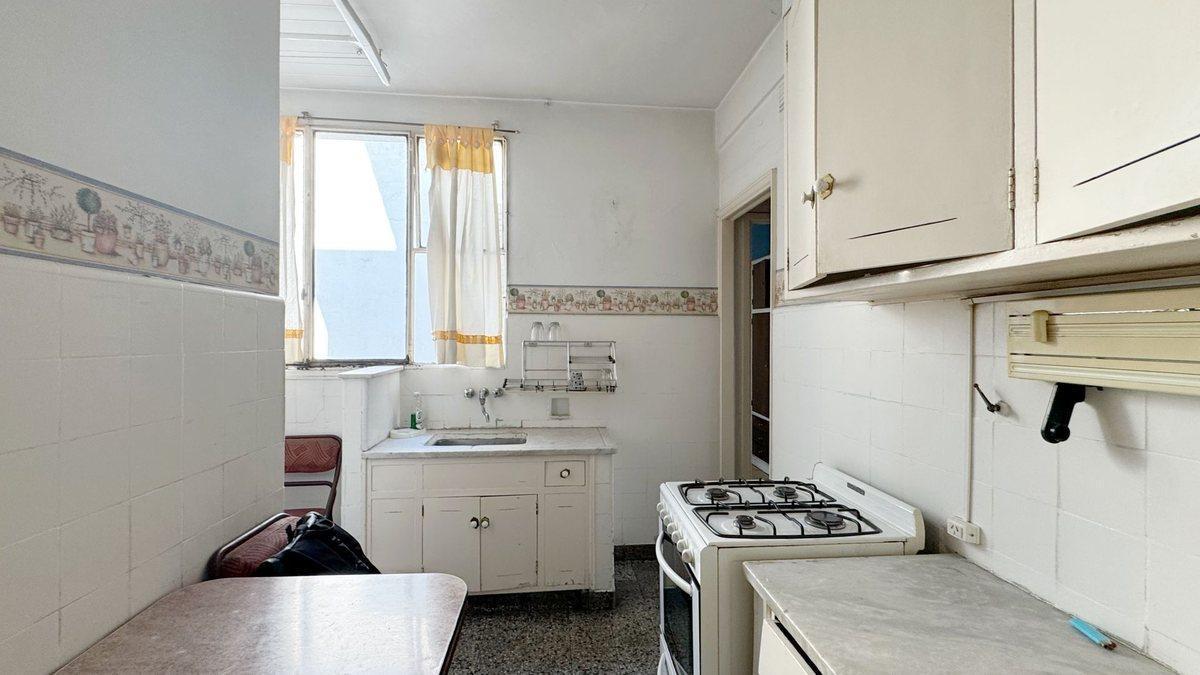 Foto de VENTA DPTO 4 AMB CON TOILETTE Y BALCÓN EN FLORES, imagen 4