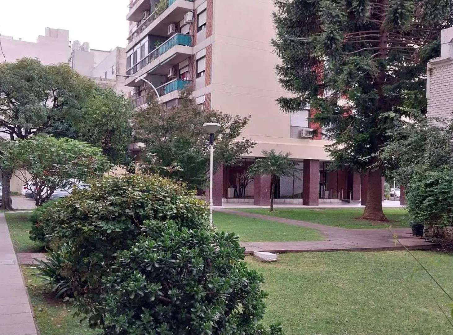 Departamento 4 ambientes en venta en Wilde 2