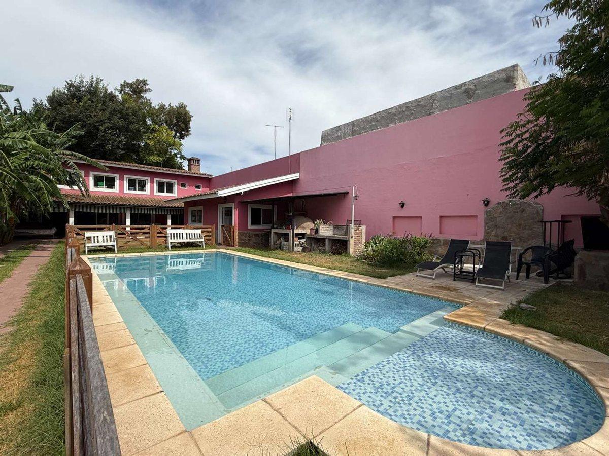 Foto de VENTA CASA 6 AMB. CON JARDIN Y PILETA. BANFIELD, imagen 4