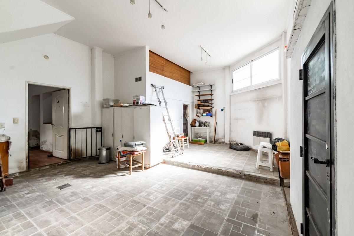 Foto de Venta casa de 5 amb 2 cocheras, terraza, parrilla, imagen 5