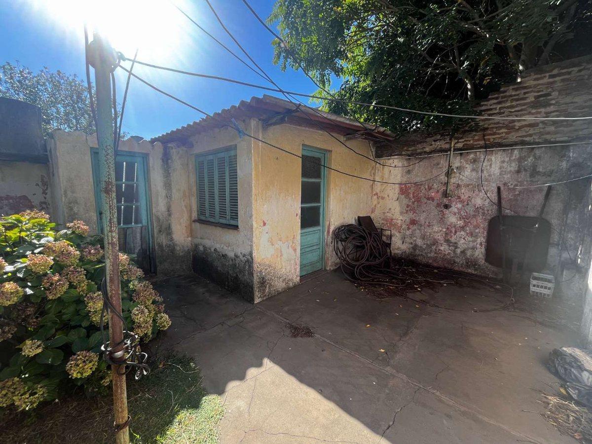 Foto de Venta casa lote propio de 520m2 a reciclar Sarandí, imagen 4