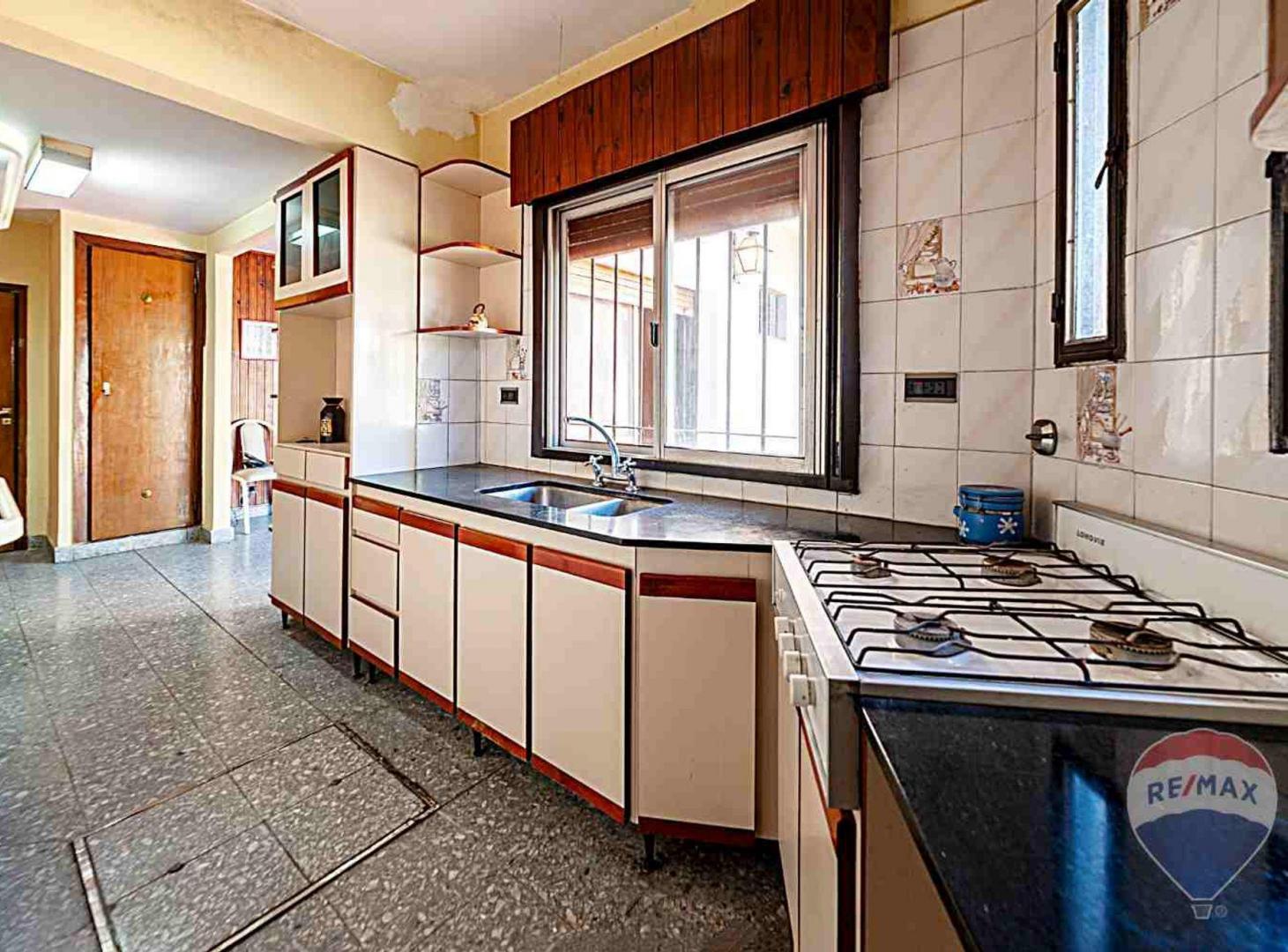Foto de CASA 5 AMBIENTES EN VENTA CASTELAR JARDIN COCHERA, imagen 4