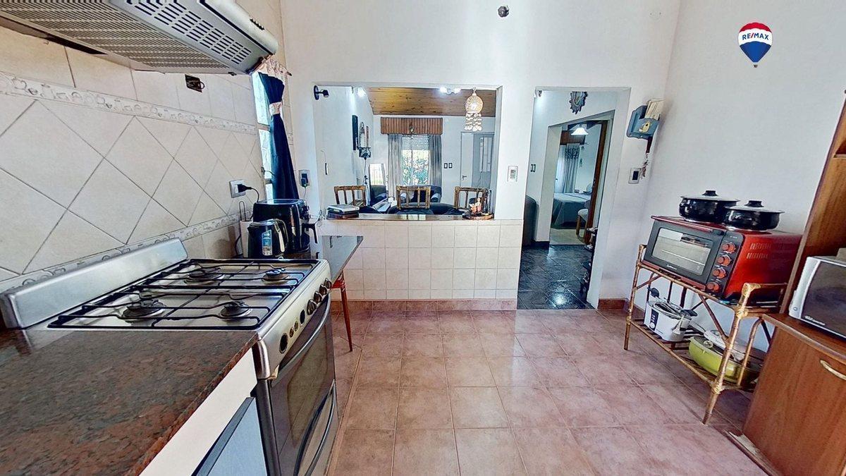 Foto de VENTA CASA GONZALEZ CATAN 4 AMB ESQUINA FINACIACI, imagen 2