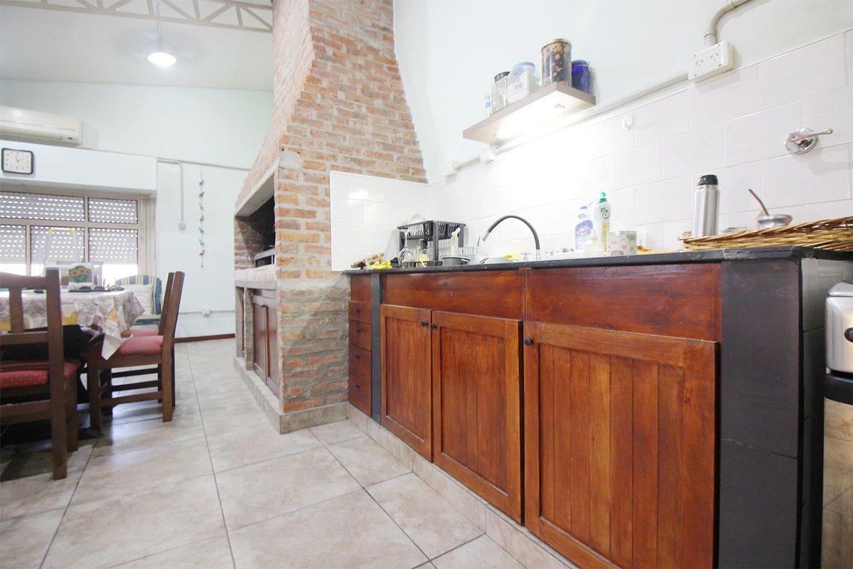 Foto de VENTA CASA CON LOCAL VILLA LYNCH SAN MARTIN, imagen 4