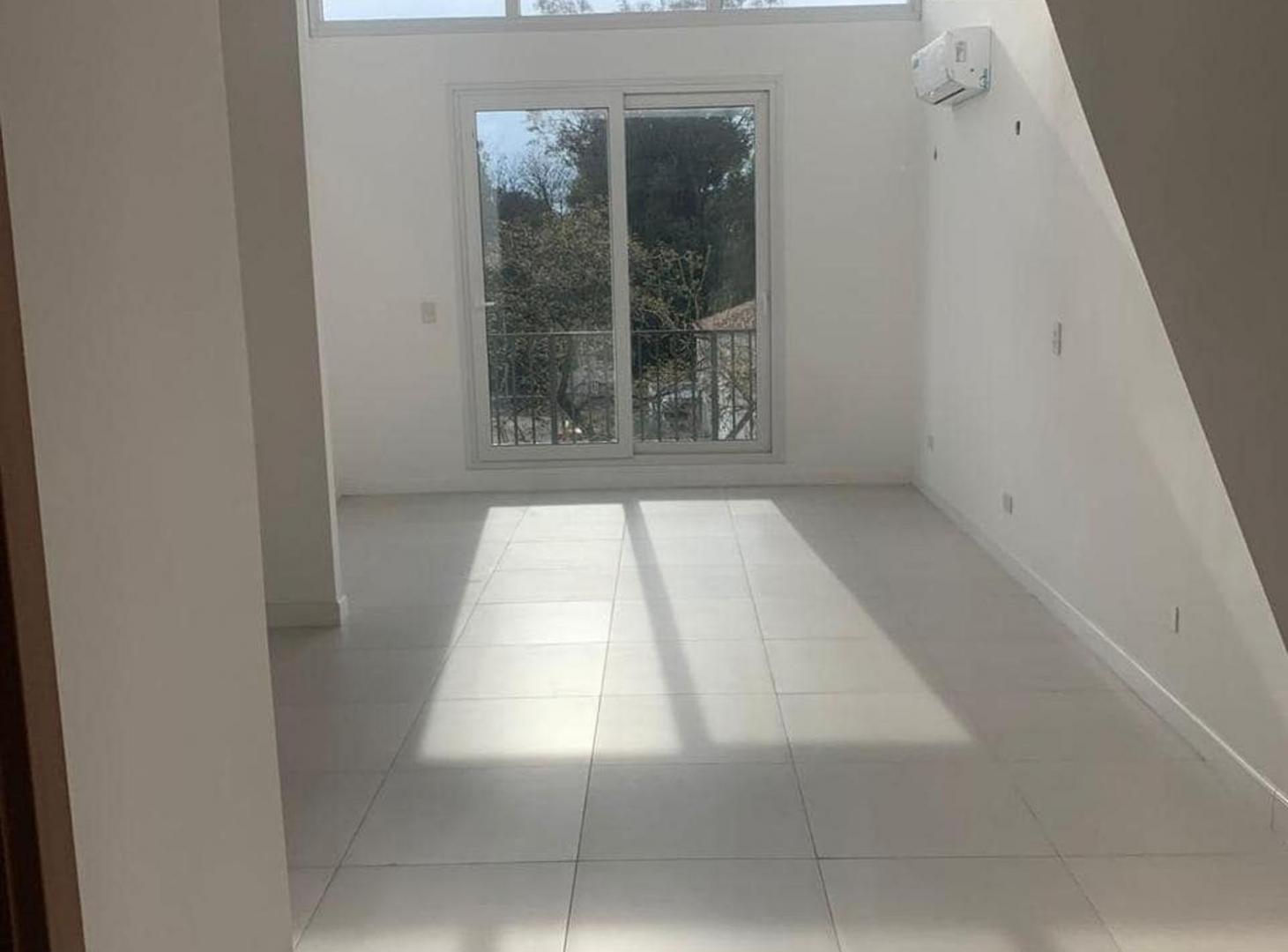 Foto de Venta 2 Ambientes Saravi Village duplex cochera., imagen 2