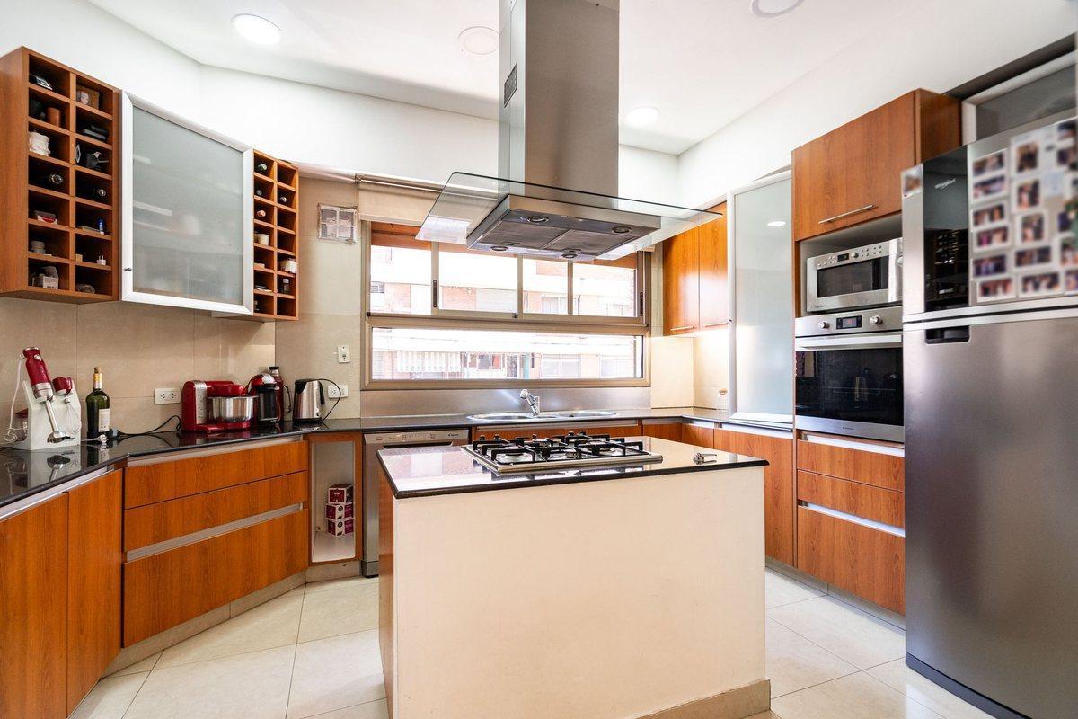 Foto de CASA EN VENTA 6 AMBIENTES BARRACAS PATIO Y PARRILA, imagen 3