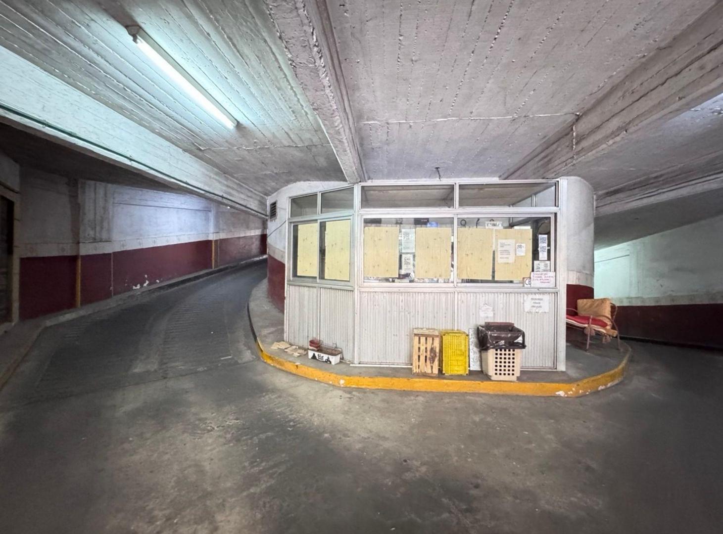 Foto de VENTA COCHERA FIJA CUBIERTA BELGRANO, imagen 1