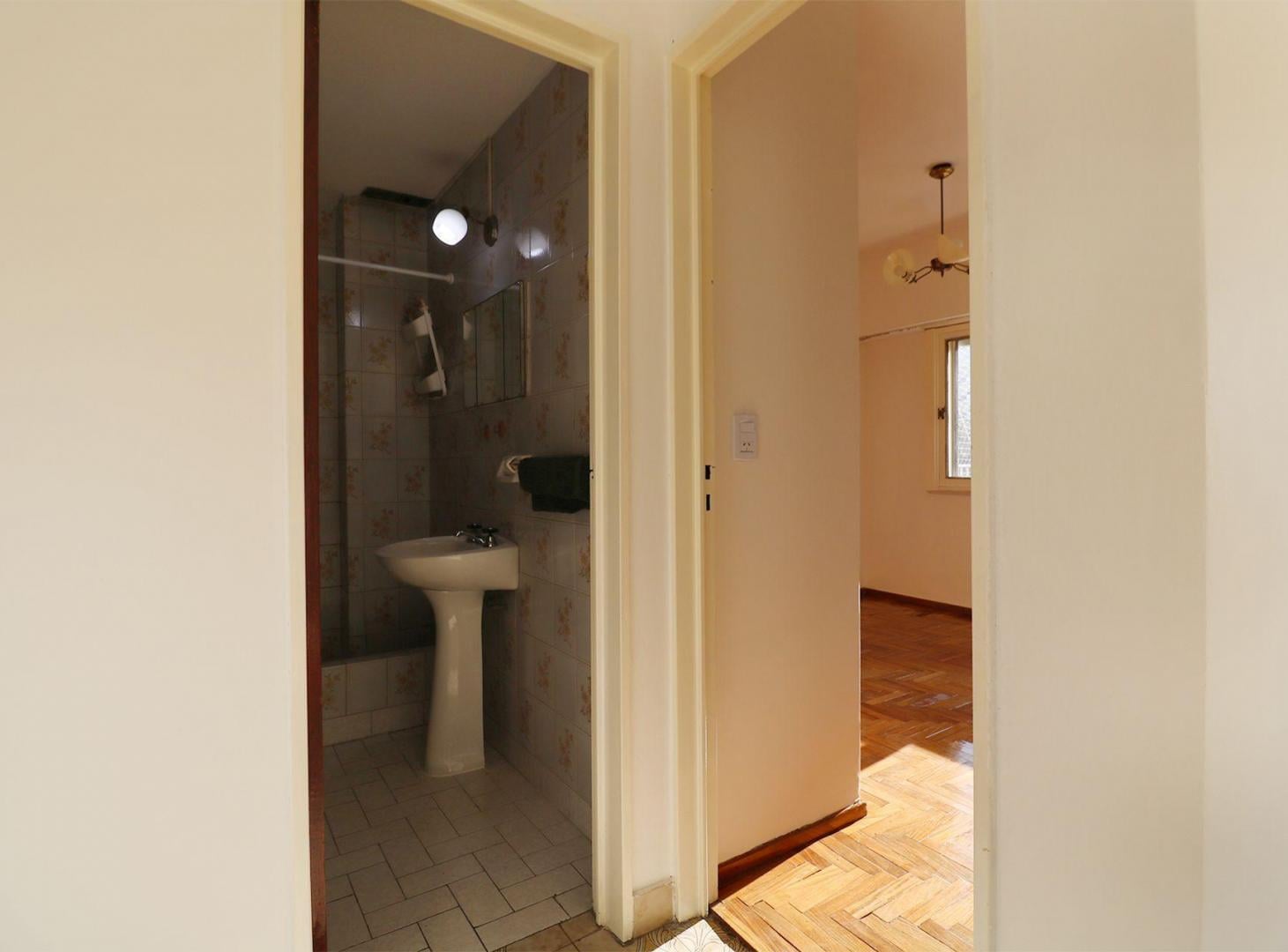 Foto de VENTA DEPARTAMENTO 2 AMB BALCON FRENTE APTO CRED, imagen 3