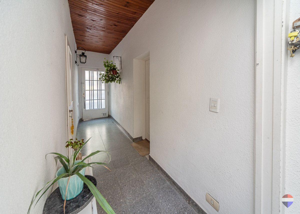Foto de VENTA CASA 6 AMBIENTES COCHERA PATIO COLEGIALES, imagen 3