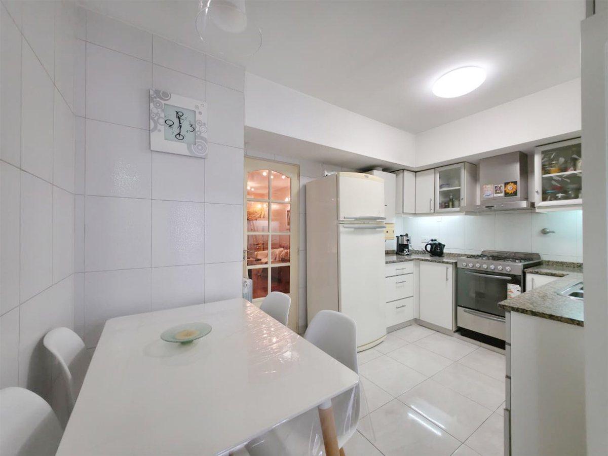 Foto de VENTA PH 4 AMBIENTES TRIPLEX CON COCHERA LUGANO, imagen 3