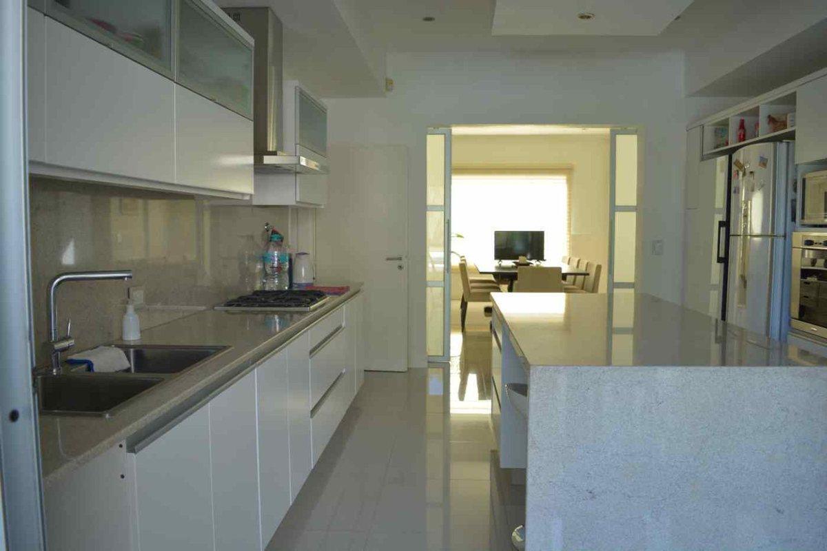 Foto de OPORTUNIDAD – CASA DE 497m2 EN LAS CASUARINAS, imagen 3